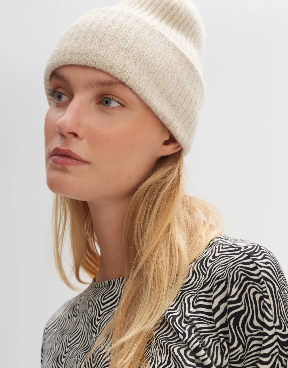 gebreide_muts_aglami_cap_1.webp OPUS Fashion Gebreide Muts Aglami Cap^ Accessoires