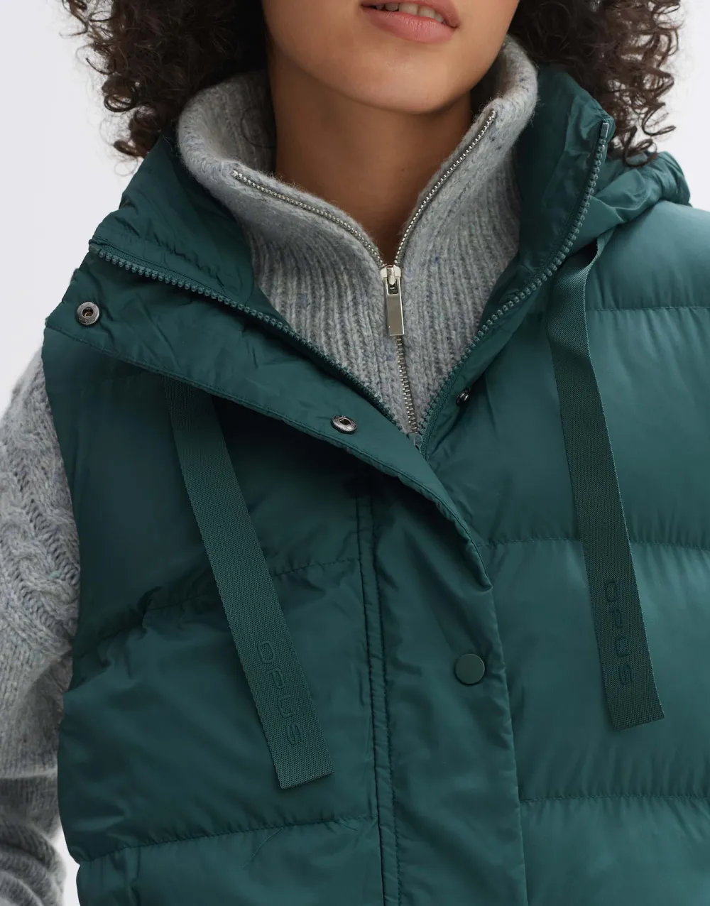 gewatteerde_bodywarmer_wafina_2.webp OPUS Fashion Gewatteerde Bodywarmer Wafina^ Blazer & Vesten
