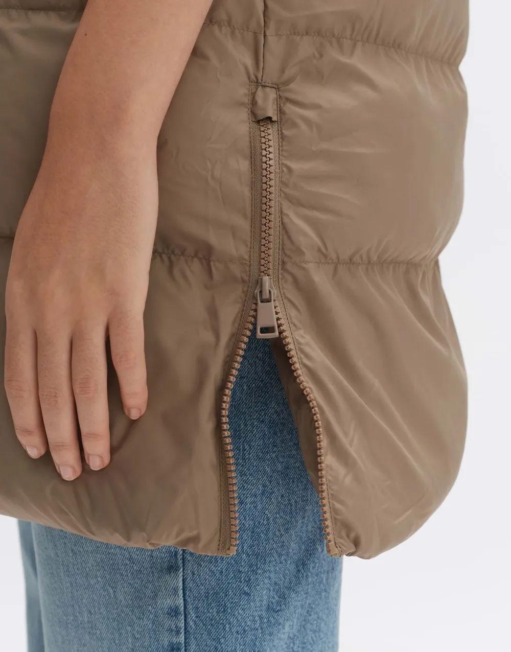 gewatteerde_bodywarmer_wafina_5-2.webp OPUS Fashion Gewatteerde Bodywarmer Wafina^ Blazer & Vesten