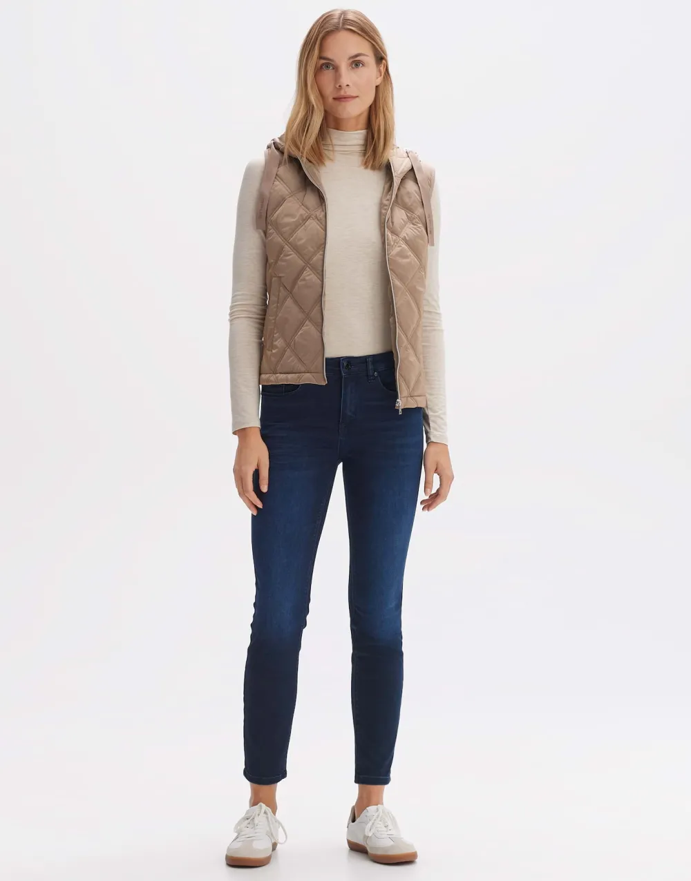 gewatteerde_bodywarmer_wemo_0-1.webp OPUS Fashion Gewatteerde Bodywarmer Wemo^ Blazer & Vesten
