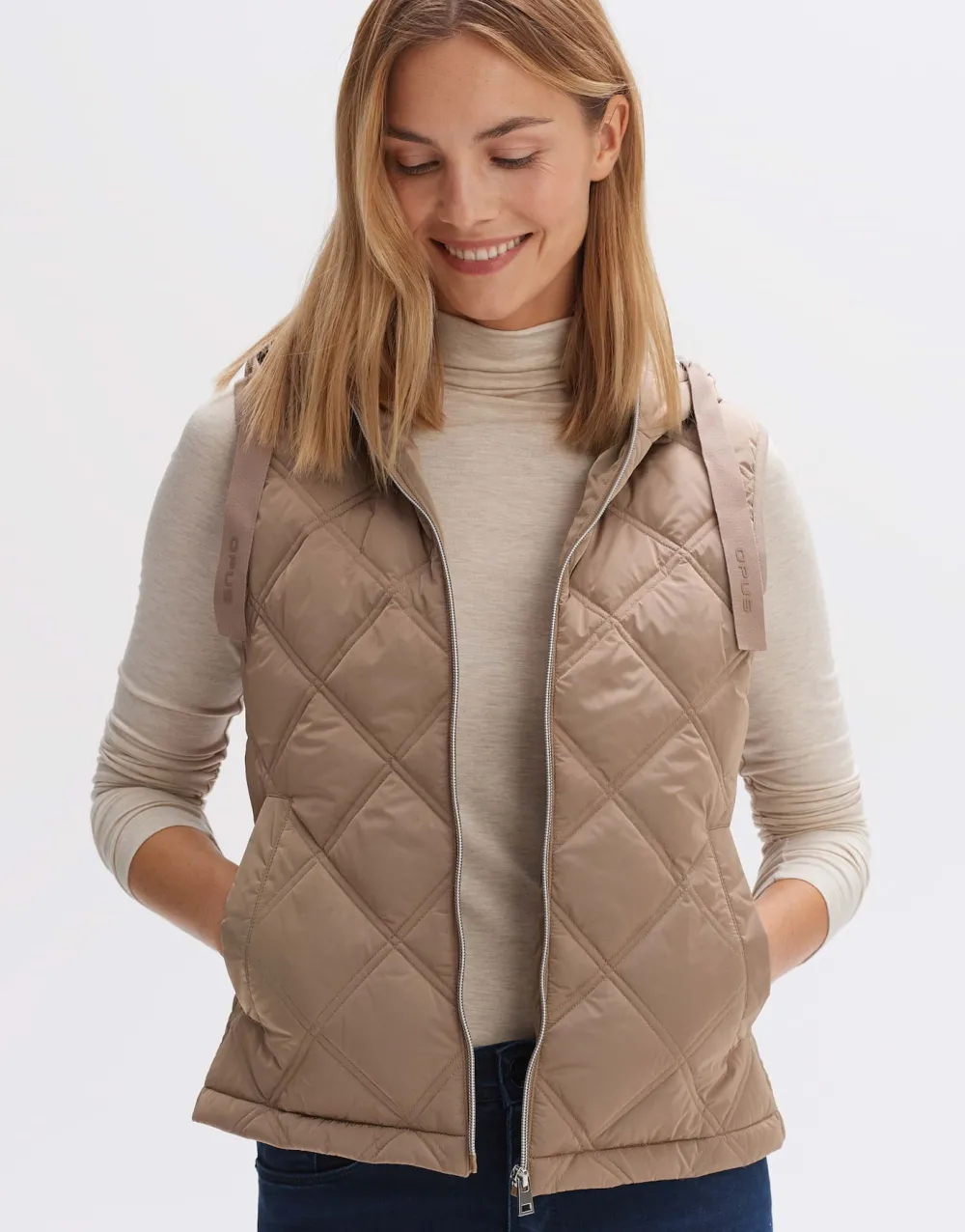 gewatteerde_bodywarmer_wemo_1-1.webp OPUS Fashion Gewatteerde Bodywarmer Wemo^ Blazer & Vesten